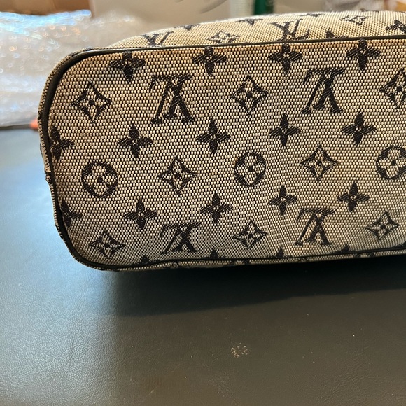Louis Vuitton Denim Zip Tote - Picture 11 of 16